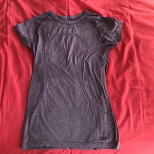 Lululemon Run Swiftly T-Shirt Sz 8